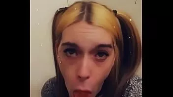 Afspelen Mooie tranny wil je pijpen