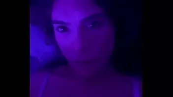 再生 クラブで彼女に会い、その夜彼女を連れ戻した...