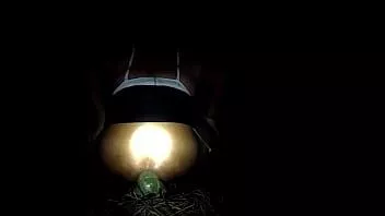 play Grosse salope se masturbe et se casse l'anus avec d'énormes godes étranges