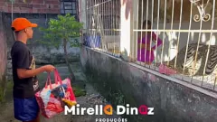 Odtwórz Shemale Kayla Bianca kusi dostawcę swoimi dużymi cyckami i tyłkiem, co prowadzi do zabawy na oklep
