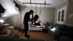 Reproducir Navidad trans kinky: cuerdas bondage y adornos shibari