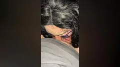 play TS Cock Sucker ıslak oral seks ve kırlangıçlar cum verir