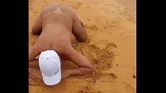 Redare Latina Shemale Bares pe toate pe plaja publică