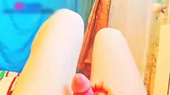 Riproduci La carina e minuta Puta Ketty si masturba con un grosso cazzo in pubblico, sborrata e massaggio POV